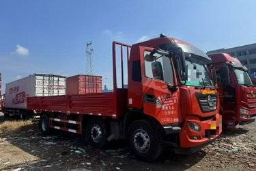 二手东风商用车 天锦KR中卡 292马力 6X2 7.7米载货车(国五) 前四后四 康明斯二手载货车 黄牌