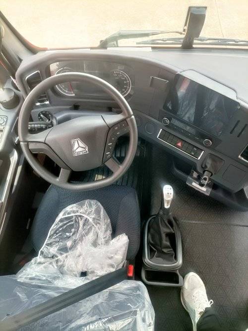 重汽豪沃(HOWO) 290马力 载货车