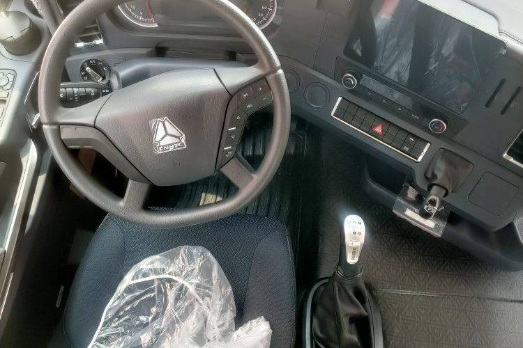 二手重汽豪沃(HOWO) 290马力 载货车