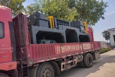二手大运 风驰重卡 245马力 6X2 7.8米栏板载货车(国五) 前四后四 潍柴二手载货车 黄牌图片