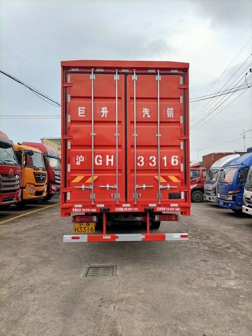 重汽豪沃(HOWO) 290马力 载货车