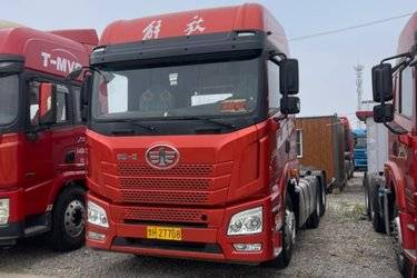 二手青岛解放 JH6重卡 卓越版2.0 460马力 6X4牵引车(国五) 双驱 潍柴二手牵引车 黄牌图片