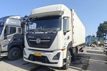 二手东风商用车 天龙KL 舒适版 300马力 6X2 9.6米厢式载货车(国六) 前四后四 雷诺二手载货车 黄牌图片