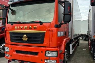 二手中国重汽 汕德卡SITRAK G5S 290马力 4X2 9.92米LNG自动档厢式载货车(国六) 单桥 曼二手载货车 黄牌图片