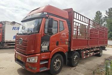 二手一汽解放 新J6P重卡 320马力 6X2 9.65米仓栅式载货车(国六) 前四后四 锡柴二手载货车 黄牌图片