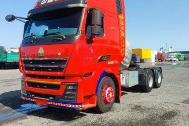 二手中国重汽 HOWO TH7重卡 480马力 6X4 AMT自动挡LNG牵引车(国六) 双驱 曼二手牵引车 黄牌