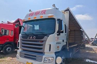 二手江淮 格尔发A5W重卡 240马力 6X2 9.5米翼开启厢式载货车(国五) 前四后四 锡柴二手载货车 黄牌