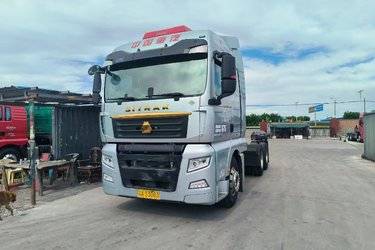 二手中国重汽 汕德卡SITRAK G7S重卡 530马力 6X4 LNG自动档牵引车(国六) 双驱 潍柴二手牵引车 黄牌