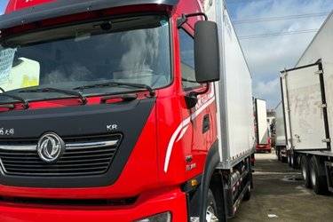 二手东风商用车 天锦KR PLUS 舒适版 290马力 4X2 6.8米厢式载货车(国六)(高顶双卧)(国六) 单桥 玉柴二手载货车 黄牌图片