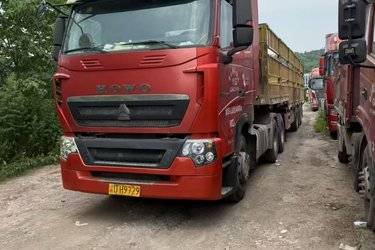 二手中国重汽 HOWO T7H重卡 440马力 6X4牵引车(重汽12挡)(国五) 双驱 中国重汽二手牵引车 黄牌