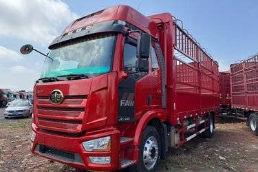 二手一汽解放 J6L中卡 质惠版 240马力 4X2 6.75米仓栅式载货车(国五) 单桥 锡柴二手载货车 黄牌图片
