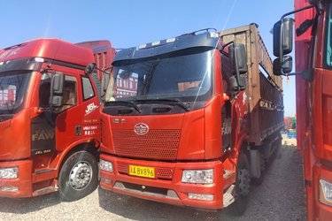 二手一汽解放 J6L中卡 240马力 6X2 7.7米仓栅式载货车(国五) 前四后四 锡柴二手载货车 黄牌图片