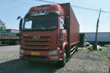 二手一汽解放 J6L中卡 尊享版 260马力 4X2 9.7米厢式载货车(国六) 单桥 锡柴二手载货车 黄牌图片