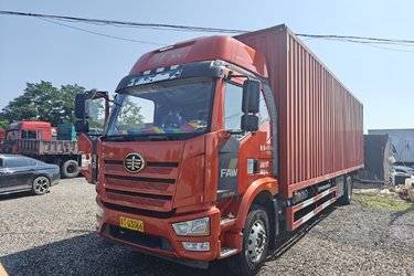 二手一汽解放 J6L中卡 尊享版 绿通款 260马力 4X2 9.7米厢式载货车(国六) 单桥 锡柴二手载货车 黄牌图片