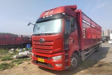 二手一汽解放 J6L 精英版 300马力 4X2 6.75米仓栅式载货车(国六) 单桥 锡柴二手载货车 黄牌图片