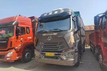 二手中国重汽 豪瀚N5G中卡 240马力 4X2 6.75米仓栅式载货车(国五) 单桥 曼二手载货车 黄牌图片