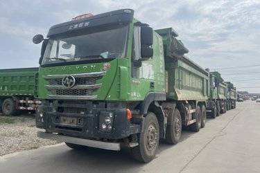 二手上汽红岩 杰狮C6 超重载版 400马力 8X4 6.2米自卸车(国六) 前四后八 上柴二手自卸车 黄牌图片