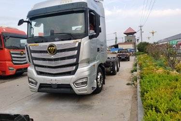 二手福田 欧曼EST 北方版 530马力 6X4 LNG自动挡牵引车(国六)(有缓速器)(国六) 双驱 福田康明斯二手牵引车 黄牌图片