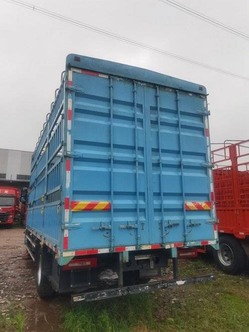 东风柳汽乘龙 290马力 载货车