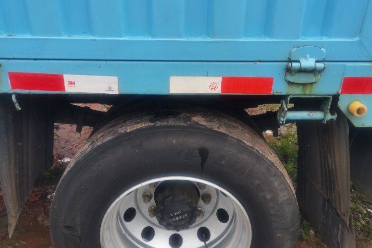 东风柳汽乘龙 290马力 载货车