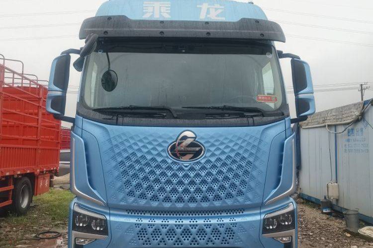 东风柳汽乘龙 290马力 载货车