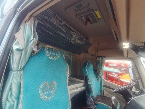 东风柳汽乘龙 290马力 载货车