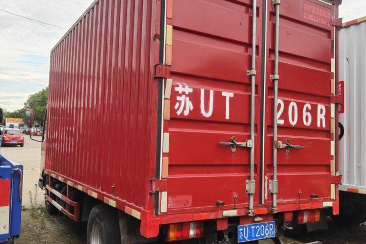 二手重汽HOWO轻卡 130马力 载货车