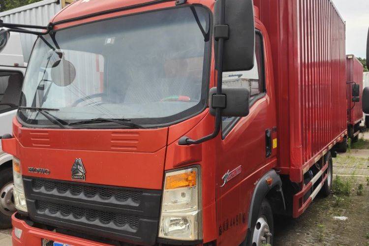 二手重汽HOWO轻卡 130马力 载货车