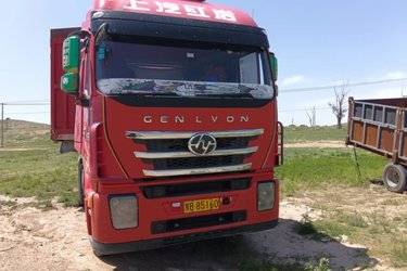 二手上汽红岩 杰狮C500重卡 560马力 6X4牵引车(国五) 双驱 上菲红二手牵引车 黄牌图片
