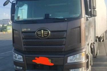 二手一汽解放 J6P重卡 领航版 460马力 4X2牵引车(国五) 单桥 锡柴二手牵引车 黄牌图片
