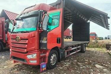 二手一汽解放 J6L 精英版 260马力 4X2 7.8米翼开启厢式载货车(国六) 单桥 锡柴二手载货车 黄牌图片