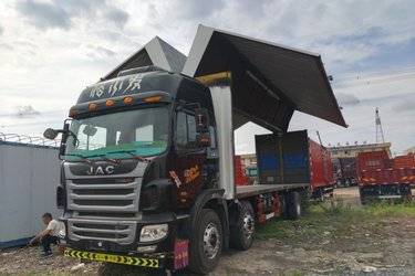 二手江淮 格尔发A5W重卡 245马力 6X2 9.5米厢式载货车(国五) 前四后四 潍柴二手载货车 黄牌图片