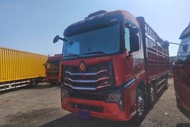 二手中国重汽 HOWO MAX 350马力 6X2 9.6米自动挡仓栅式载货车(国六) 前四后四 曼二手载货车 黄牌图片