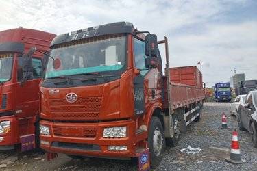 二手一汽解放 J6L中卡 复合型 240马力 6X2 9.7米栏板载货车(国五) 前四后四 锡柴二手载货车 黄牌图片