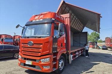 二手一汽解放 J6L 精英版 300马力 4X2 9.75米翼开启厢式载货车(国六) 单桥 锡柴二手载货车 黄牌图片