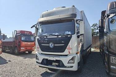 二手东风商用车 天龙KL 舒适版 300马力 6X2 9.6米厢式载货车(国六) 前四后四 雷诺二手载货车 黄牌图片