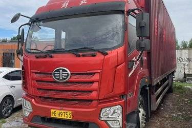 二手青岛解放 JK6中卡 220马力 4X2 9.75米厢式载货车(国六) 单桥 玉柴二手载货车 黄牌图片