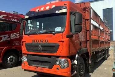 二手中国重汽 HOWO TX5重卡 高配版 280马力 6X2 7.8米仓栅式载货车(国五) 前四后四 曼二手载货车 黄牌图片