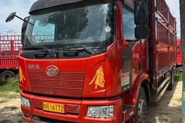 二手一汽解放 J6L中卡 领航版绿通240马力 4X2 6.75米仓栅式载货车(国五) 单桥 大柴二手载货车 黄牌图片