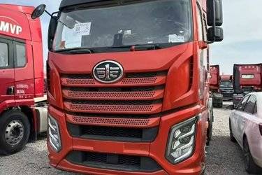 二手一汽解放 J6V重卡 质惠版 520马力 6X4 牵引车(国六) 双驱 锡柴二手牵引车 黄牌图片