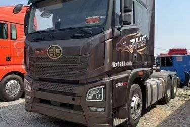 二手青岛解放 JH6重卡 领航版 560马力 6X4牵引车(国六) 双驱 锡柴二手牵引车 黄牌图片