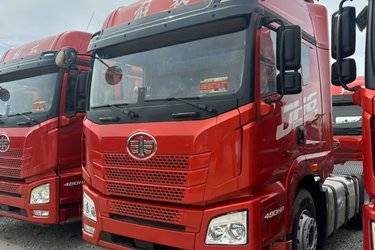 二手青岛解放 JH6重卡 480马力 6X4 牵引车(国六) 双驱 潍柴二手牵引车 黄牌图片