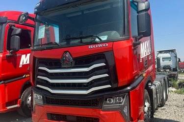 二手中国重汽 HOWO Max重卡 480马力 6X4牵引车(国六) 双驱 潍柴二手牵引车 黄牌图片