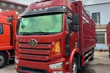 二手一汽解放 J6L中卡 尊享版 260马力 4X2 6.75米栏板载货车(国六) 单桥 大柴二手载货车 黄牌图片