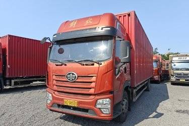 二手青岛解放 JK6中卡 220马力 4X2 9.75米翼开启厢式载货车(国六) 单桥 锡柴二手载货车 黄牌图片