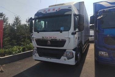 二手中国重汽 HOWO TX 240马力 4X2 9.52米厢式载货车(国五) 单桥 曼二手载货车 黄牌图片