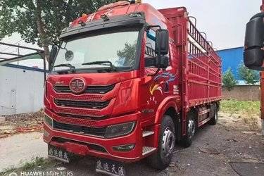 二手青岛解放 悍V2.0重卡 290马力 8X4 8.8米仓栅式载货车(国六) 前四后六 锡柴二手载货车 黄牌图片