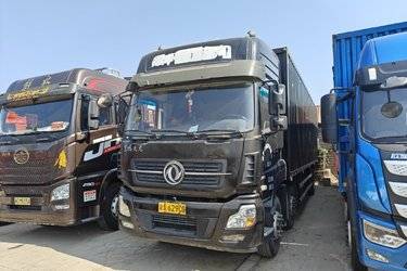 二手东风商用车 天龙重卡 245马力 6X2 9.6米厢式载货车(国五) 前四后四 东风康明斯二手载货车 黄牌图片