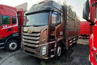 二手一汽解放 J6G 领航版 320马力 4X2 6.75米AMT自动档仓栅式载货车(国六) 单桥 大柴二手载货车 黄牌图片
