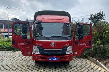 二手东风柳汽 乘龙L2轻卡 165马力 4X2 4.165米单排仓栅式载货车(国六) 单桥 玉柴二手载货车 蓝牌图片